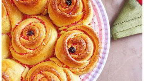 пирог розовый букет