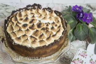 Пирог с абрикосами и безе