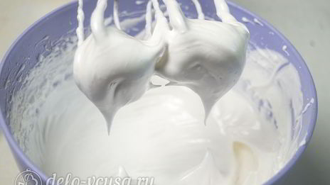 пирог с абрикосами и безе