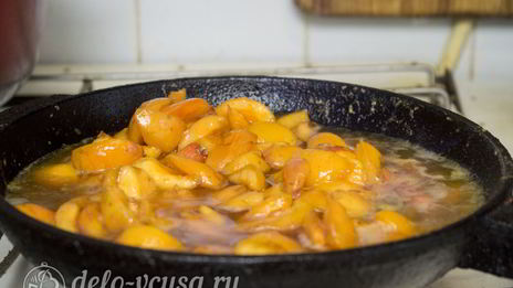 пирог с абрикосами и безе