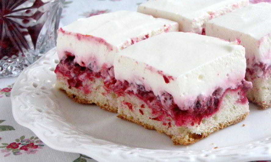 Рецепт пирог с брусникой и сметаной