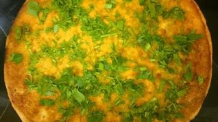 Пирог с курицей, грибами и луком