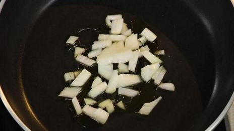 пирог с лисичками в горшочке