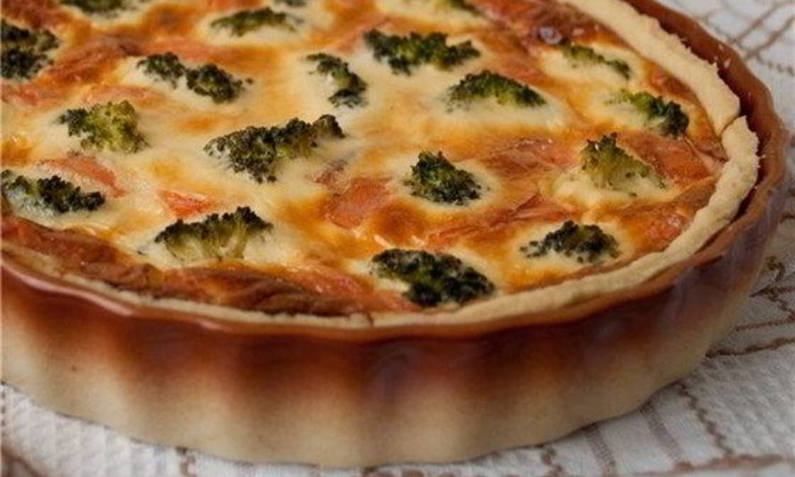 Рецепт пирог с лососем и брокколи