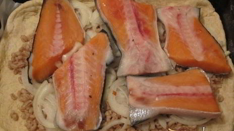 пирог с рыбой из цельнозерновой пшеничной муки