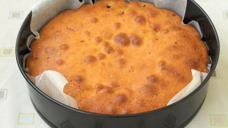 пирог с вишней и клубникой