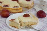 Пирог со сливой и сырным кремом