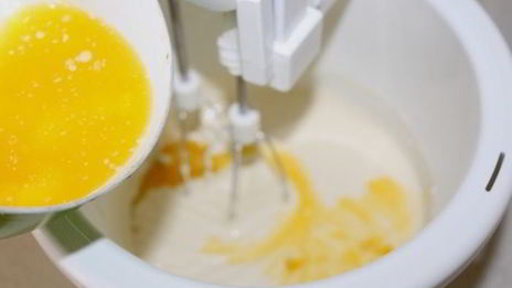 пирог со сливой и сырным кремом