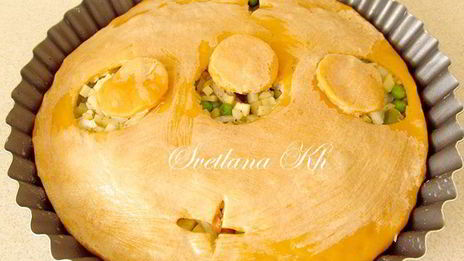 постный пирог с картофелем на томатном соке