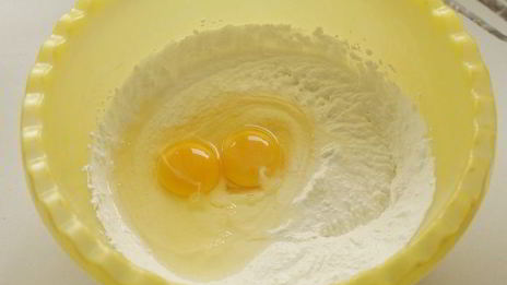 шоколадно-творожный пирог с брусникой