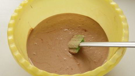 шоколадно-творожный пирог с брусникой