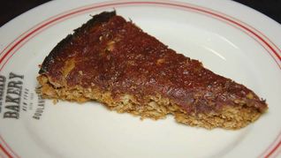 Сладкий цельнозерновой пирог с финиками