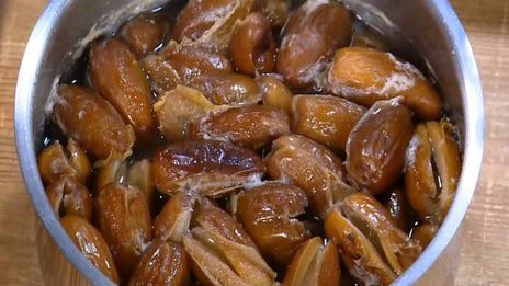 сладкий цельнозерновой пирог с финиками