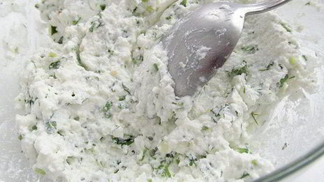 кутабы с пикантной творожной начинкой