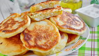 Ленивые пирожки с зеленым луком и яйцом