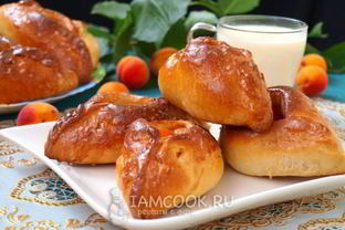 Пирожки с абрикосами в духовке