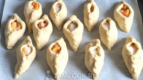 пирожки с абрикосами в духовке