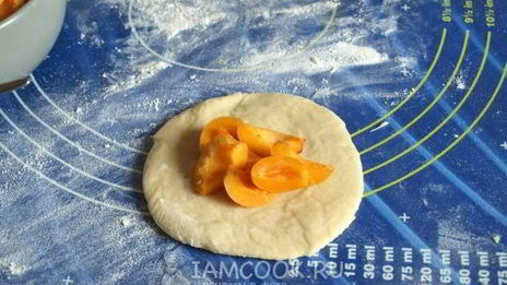 пирожки с абрикосами в духовке