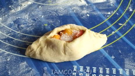 пирожки с абрикосами в духовке