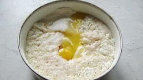 пирожки с черникой из дрожжевого теста