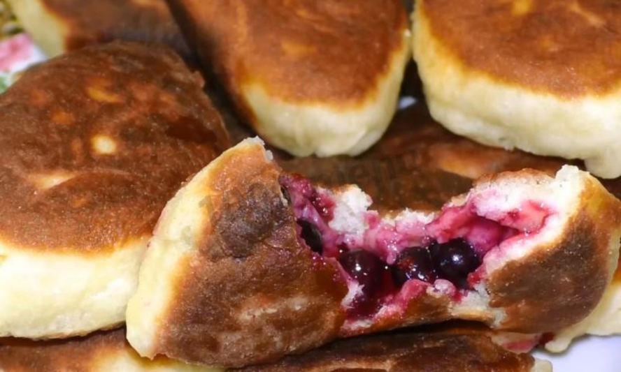 Рецепт пирожки с черной смородиной