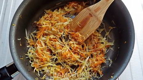 пирожки с капустой и яйцом