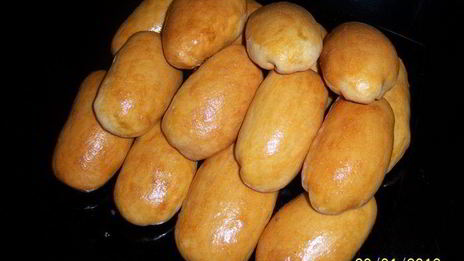 пирожки с мясом и пирожки с квашеной капустой