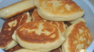 Пирожки с ветчинной, сыром и зеленью