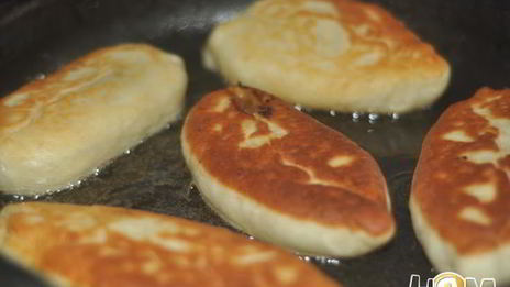 пирожки с ветчинной, сыром и зеленью