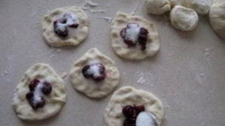 пирожки с вишней на кефире