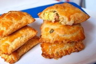 Пирожки с зеленым луком и ветчиной