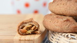 Постные пирожки с маринованными опятами