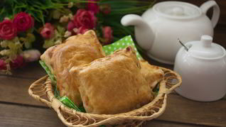 Слоеные пирожки с грибами