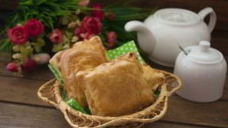 слоеные пирожки с грибами