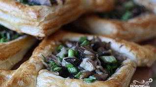 Слоеные пирожки с начинкой