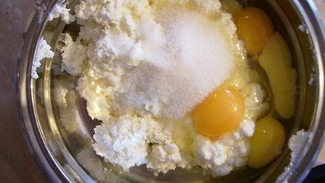 жареные пирожки из творожного теста