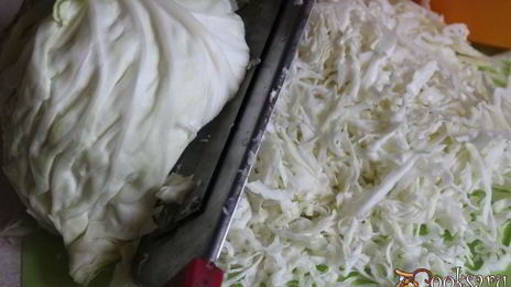 жареные пирожки с капустой