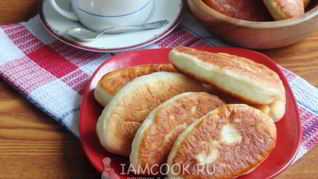 Жареные пирожки с куриной печенью и картофелем