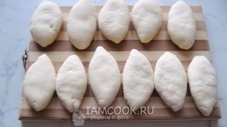 жареные пирожки с куриной печенью и картофелем