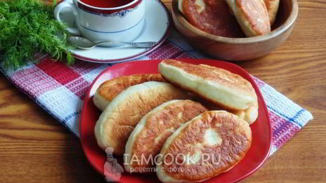 жареные пирожки с куриной печенью и картофелем