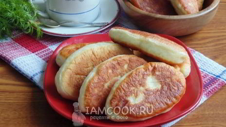 жареные пирожки с куриной печенью и картофелем