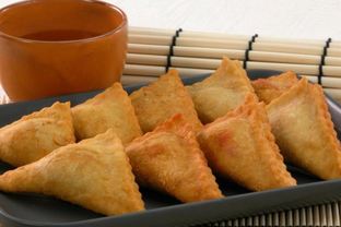 Жареные пирожки с вишней