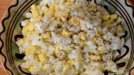 жареные пирожки с яйцом, луком и зеленью