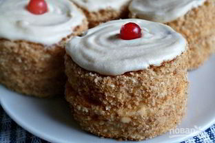 Бисквитные пирожные с кремом