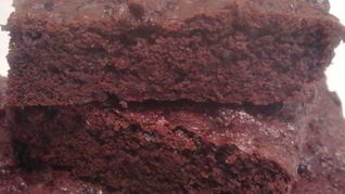 Брауни с черной смородиной