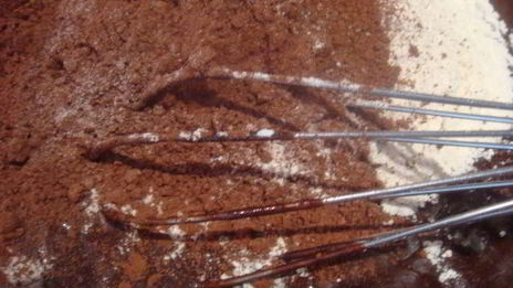 брауни с черной смородиной