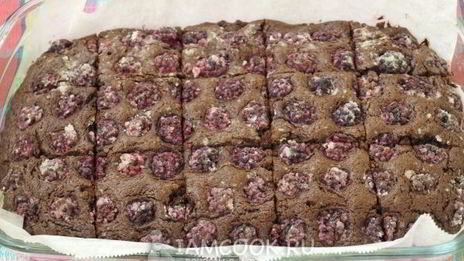 брауни с малиной