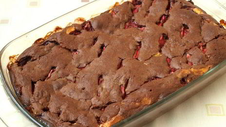 брауни с творогом и клубникой