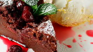 Брауни с вишневой прослойкой