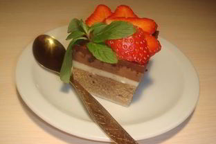 Кофейное пирожное Три шоколада